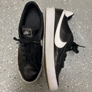 Men’s Nike casual shoes sz 10 GUC